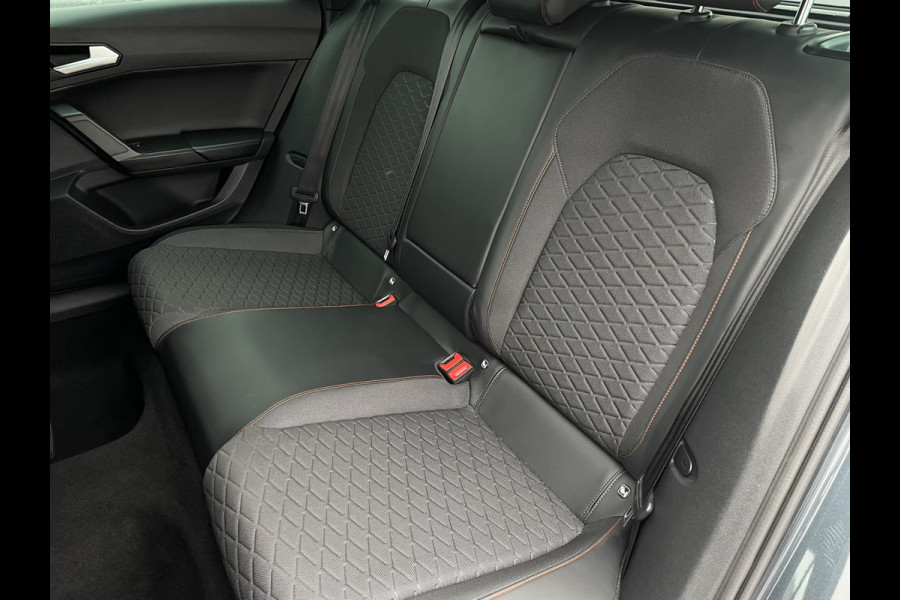 Seat Leon Sportstourer 1.5 eTSI FR | Elek. Trekhaak | LED | Carplay | Camera | Navi | Keyless | Adap. Cruise