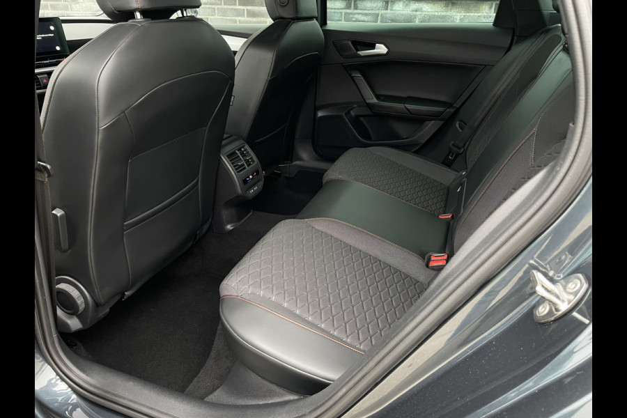 Seat Leon Sportstourer 1.5 eTSI FR | Elek. Trekhaak | LED | Carplay | Camera | Navi | Keyless | Adap. Cruise