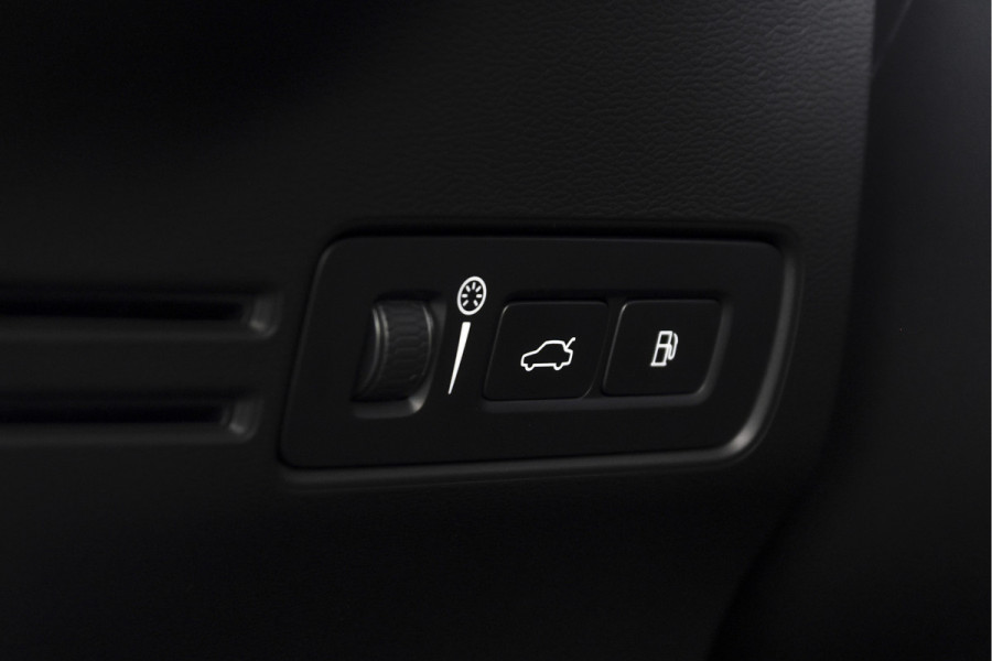 Volvo XC40 1.5 T4 Plug-in hybrid Inscription Expression | Dig. Cockpit | Adapt. Cruise | Stoel-+Stuurverw. | PDC | Camera | NAV + App. Connect | ECC | Elek. Klep | LM 18" | 6947