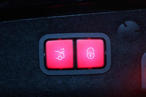 Mercedes-Benz C-Klasse 200 AMG Line LED/VIRTUAL/SFEER/PANORAMADAK/LEER+S.VERWARMING+MEMORY/LMV/CAM/LINE/ACC/ECC/12 MDN GARANTIE!