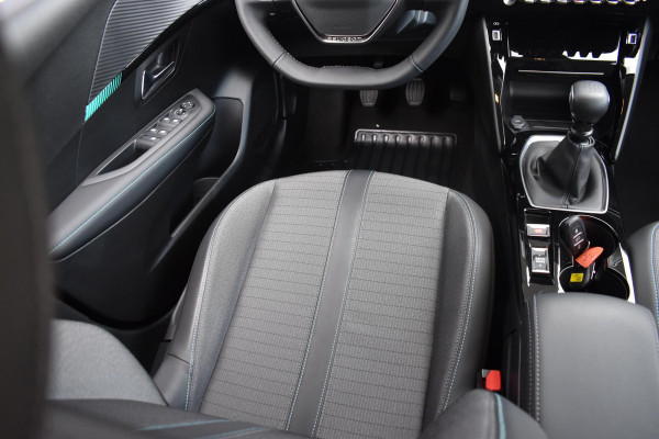 Peugeot 208 1.2 PureTech 100PK Allure Pack | Carplay | Camera | Cruise | Incl. garantie