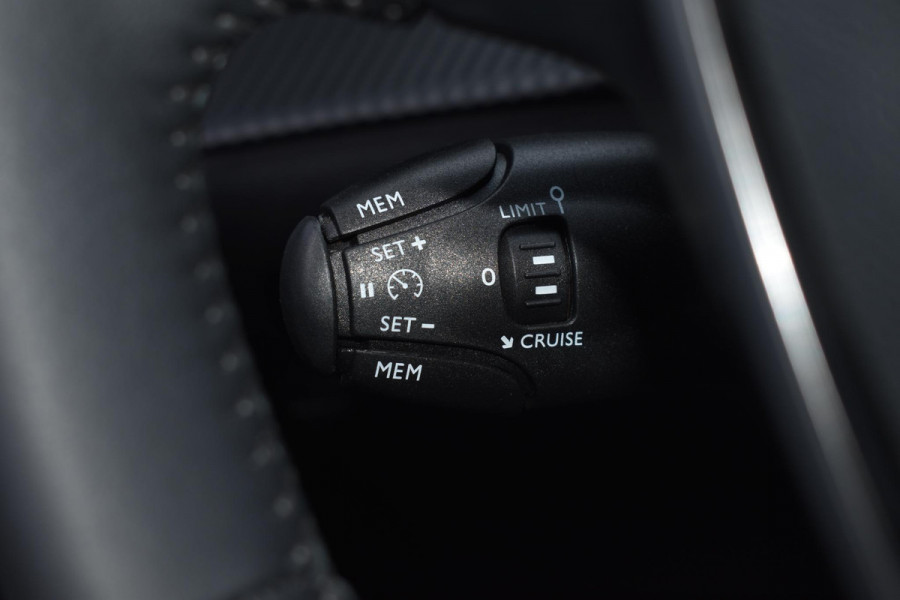 Peugeot 208 1.2 PureTech 100PK Allure Pack | Carplay | Camera | Cruise | Incl. garantie