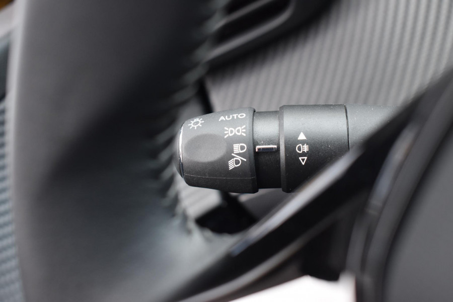 Peugeot 208 1.2 PureTech 100PK Allure Pack | Carplay | Camera | Cruise | Incl. garantie
