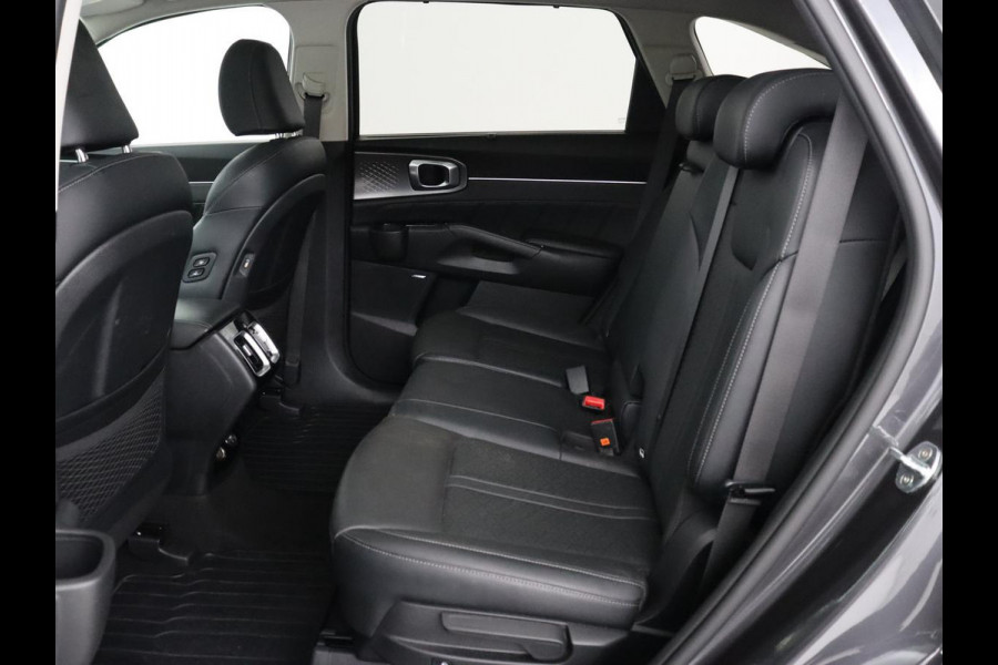 Kia Sorento 1.6 T-GDI Hybrid 2WD ExecutiveLine 7-persoons | Panoramadak | Stoelventilatie | Head-Up | 360 Camera | Leder | Adaptive cruise | Stoel & stuurverwarming | Park Assist | Memory | Carplay