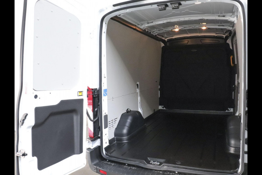 Ford Transit 130pk 2.0 L2H2 Trend Automaat Airco Navi Cruise Airco Navi Cruise Control Trekhaak