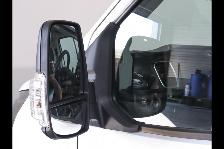 Ford Transit 130pk 2.0 L2H2 Trend Automaat Airco Navi Cruise Airco Navi Cruise Control Trekhaak