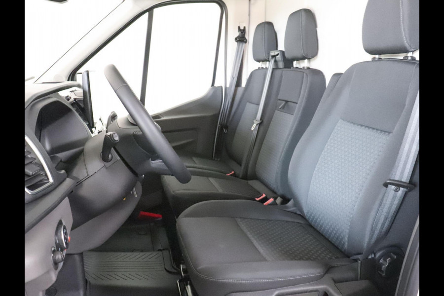 Ford Transit 130pk 2.0 L2H2 Trend Automaat Airco Navi Cruise Airco Navi Cruise Control Trekhaak