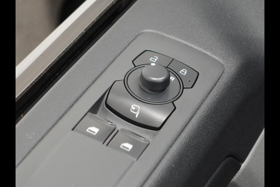 Ford Transit Custom L2H1 Trend Navigatie Apple Carplay Camera Trekhaak Parkeersensoren Cruise control Airco