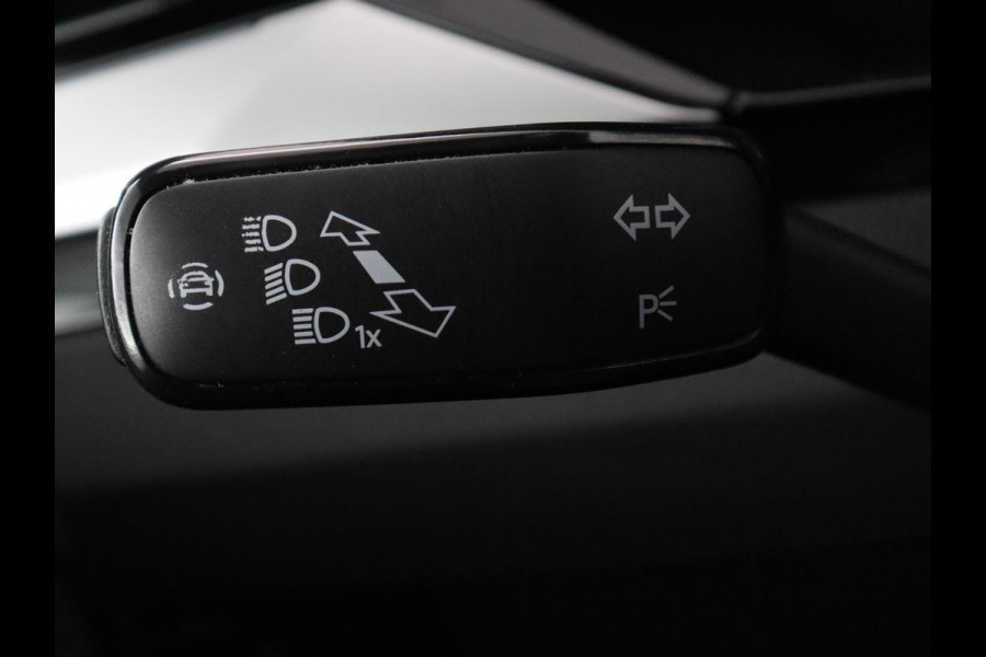 Volkswagen Arteon 1.4 TSI eHybrid Elegance | Nappaleder | Stoel & stuurverwarming | Camera | Massage | Matrix LED | Adaptive cruise | Navigatie | Achterbankverwarming | Virtual Cockpit | PHEV