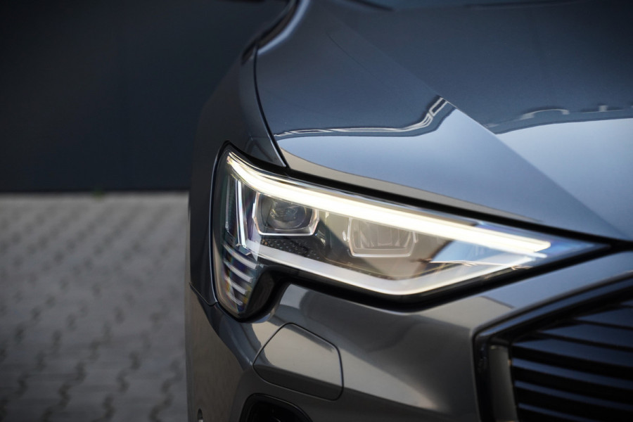 Audi e-tron e-tron 50 quattro S edition Black 71 kWh | S Line | Black Edition | Panoramadak | Memory Seats | Camera | Luchtvering | Adaptive Cruise Control | Keyless | Matrix LED | Leder | Stoelverwarming | NAP | BTW