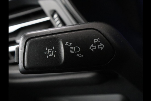 Ford Kuga 2.5 PHEV ST-Line | Trekhaak | Adaptive cruise | Camera | Carplay | Navigatie | Keyless | Full LED | Climate control