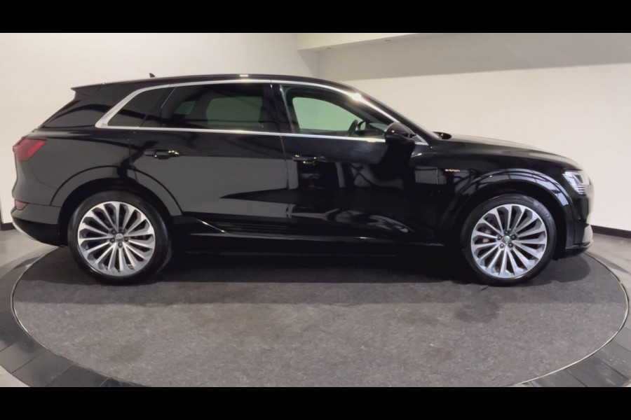 Audi e-tron e-tron 55 quattro advanced 95 kWh | Panoramadak | S-Line | Lederen bekleding