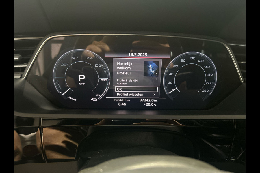 Audi e-tron e-tron 55 quattro advanced 95 kWh | Panoramadak | S-Line | Lederen bekleding