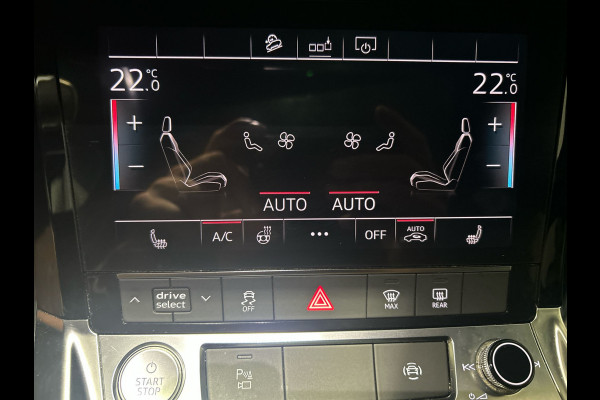 Audi e-tron e-tron 55 quattro advanced 95 kWh | Panoramadak | S-Line | Lederen bekleding