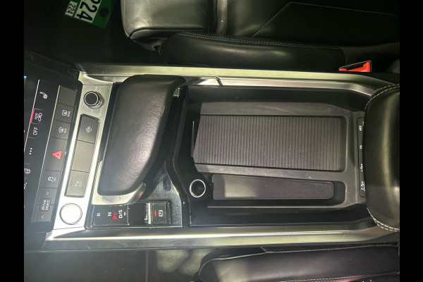 Audi e-tron e-tron 55 quattro advanced 95 kWh | Panoramadak | S-Line | Lederen bekleding