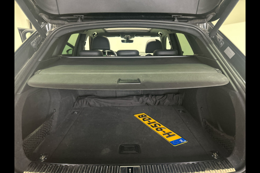 Audi e-tron e-tron 55 quattro advanced 95 kWh | Panoramadak | S-Line | Lederen bekleding