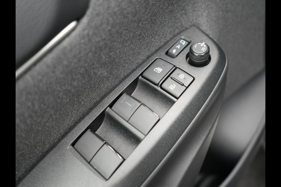Toyota Yaris Cross 1.5 Hybrid Dynamic 116pk Dealer O.H | Navigatie | Camera | LED | Apple Carplay | Adaptive Cruise | Parkeersensoren | Stoelverwarming | DAB | Keyless |