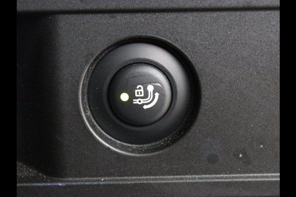 BMW 3-serie 330e Sport Line | Stoel & stuurverwarming | Adaptive cruise | Trekhaak | Sportstoelen | Carplay | Sfeerverlichting | Half leder | Navigatie | Full LED | PHEV