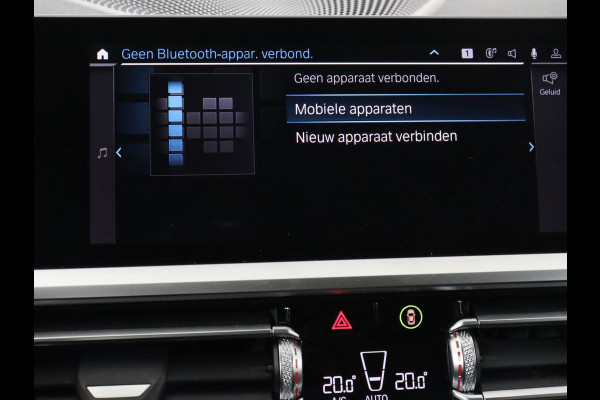 BMW 3-serie 330e Sport Line | Stoel & stuurverwarming | Adaptive cruise | Trekhaak | Sportstoelen | Carplay | Sfeerverlichting | Half leder | Navigatie | Full LED | PHEV