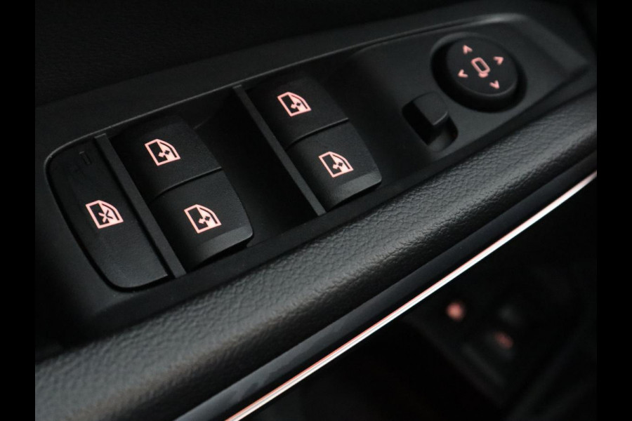 BMW 3-serie 330e Sport Line | Stoel & stuurverwarming | Adaptive cruise | Trekhaak | Sportstoelen | Carplay | Sfeerverlichting | Half leder | Navigatie | Full LED | PHEV