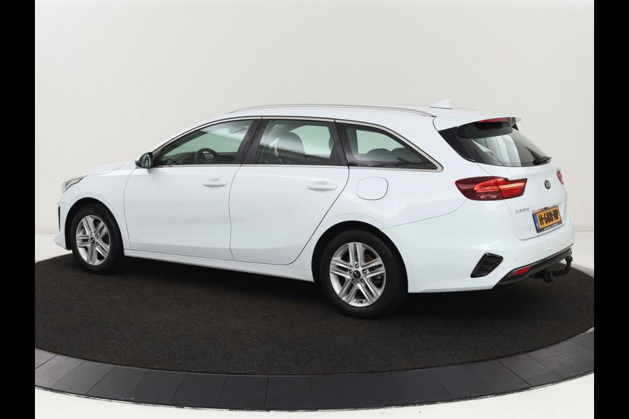 Kia Ceed 1.6 CRDi DynamicLine | Trekhaak | Camera | Carplay | Navigatie | Climate control | Parkeerhulp | Cruise control | Bluetooth