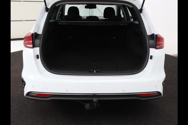 Kia Ceed 1.6 CRDi DynamicLine | Trekhaak | Camera | Carplay | Navigatie | Climate control | Parkeerhulp | Cruise control | Bluetooth