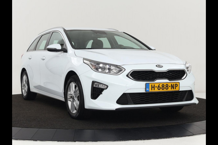 Kia Ceed 1.6 CRDi DynamicLine | Trekhaak | Camera | Carplay | Navigatie | Climate control | Parkeerhulp | Cruise control | Bluetooth