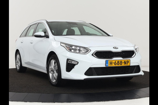 Kia Ceed 1.6 CRDi DynamicLine | Trekhaak | Camera | Carplay | Navigatie | Climate control | Parkeerhulp | Cruise control | Bluetooth