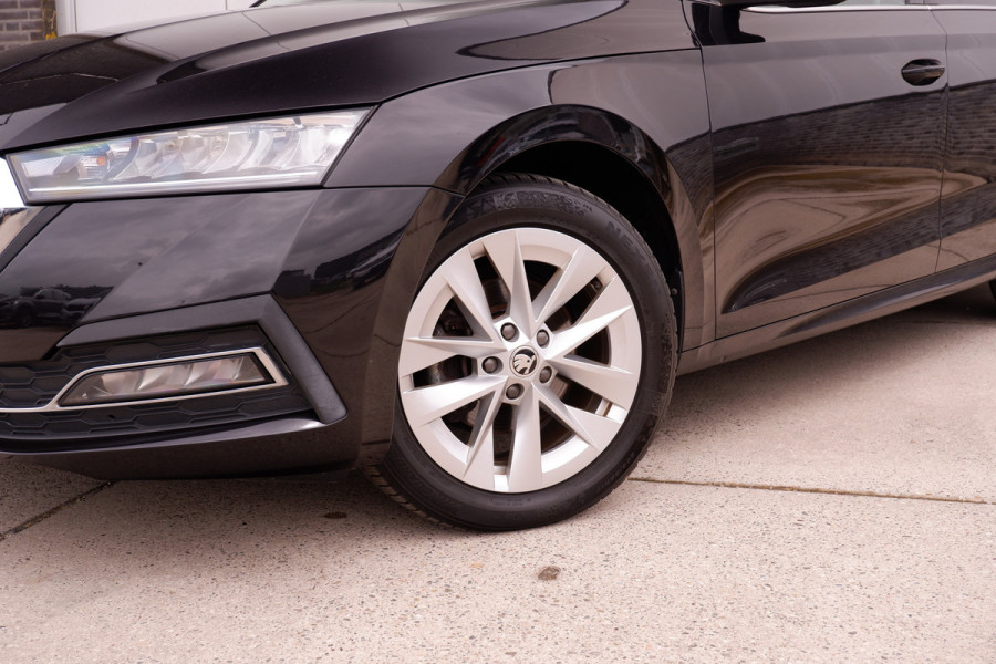Škoda Octavia Combi 1.5 e-TSI Business Edition Plus Trekhaak | Virtual Cockpit | LED | Navi | Carplay