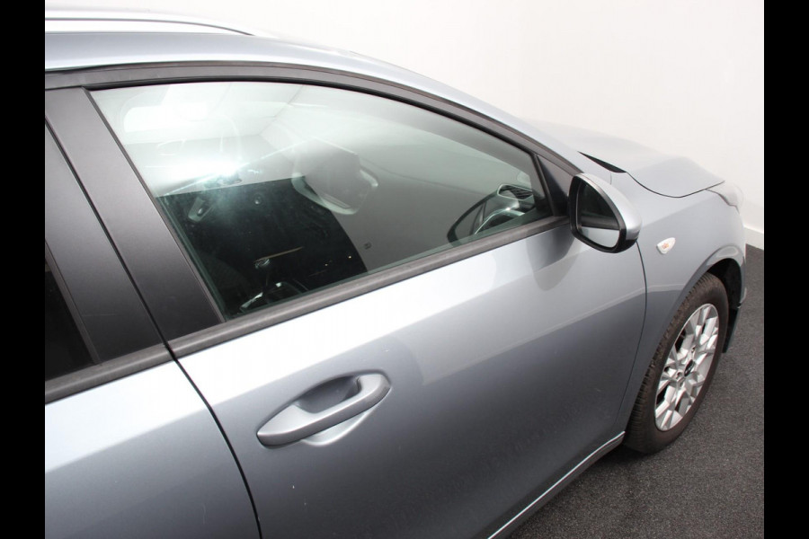 Kia Ceed Sportswagon 1.5 T-GDi 160pk Prestige Navigatie Apple Carplay/Android Auto Camera Stoel- en stuurverwarming Cruise Control Climate Control Start/Stop systeem Getinte ramen
