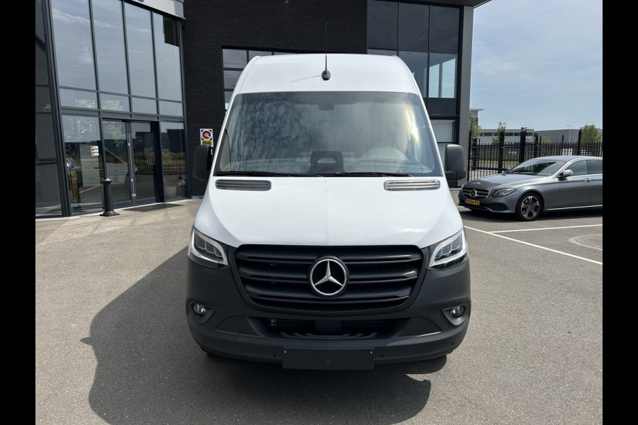 Mercedes-Benz Sprinter 317 CDI L2 H2 PRO / LED / MBUX 10.25 / Navigatie / Camera / Parkeersensoren / Cruise control / Airco / 270 Graden achterdeuren