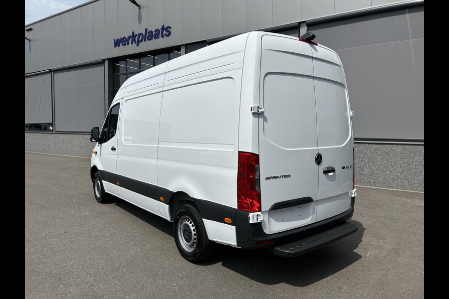 Mercedes-Benz Sprinter 317 CDI L2 H2 PRO / LED / MBUX 10.25 / Navigatie / Camera / Parkeersensoren / Cruise control / Airco / 270 Graden achterdeuren
