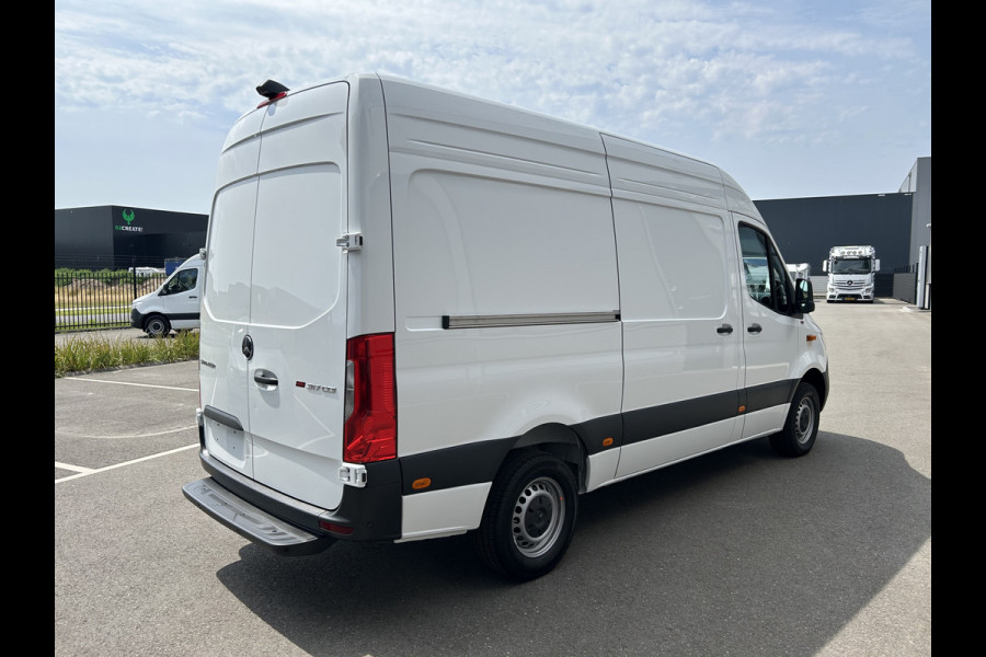 Mercedes-Benz Sprinter 317 CDI L2 H2 PRO / LED / MBUX 10.25 / Navigatie / Camera / Parkeersensoren / Cruise control / Airco / 270 Graden achterdeuren