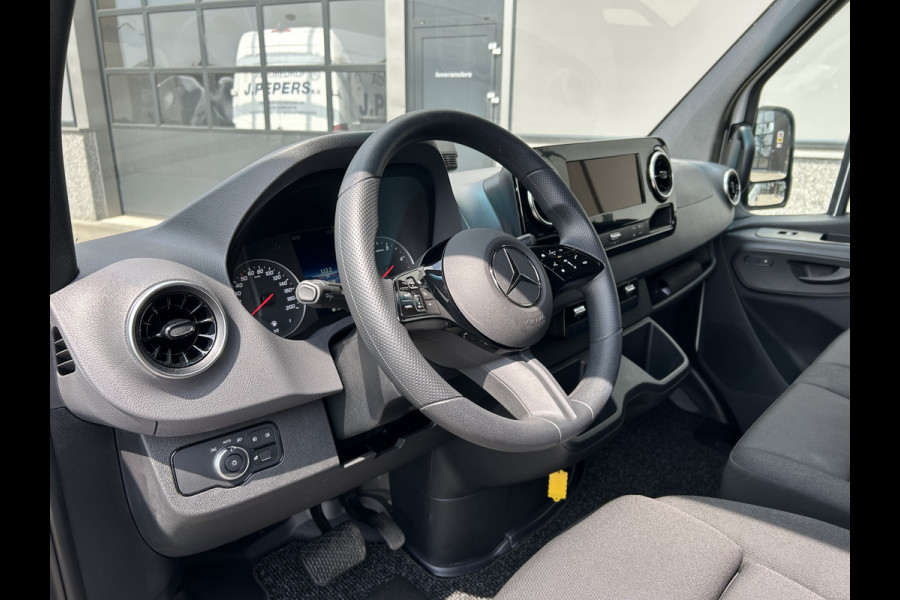 Mercedes-Benz Sprinter 317 CDI L2 H2 PRO / LED / MBUX 10.25 / Navigatie / Camera / Parkeersensoren / Cruise control / Airco / 270 Graden achterdeuren