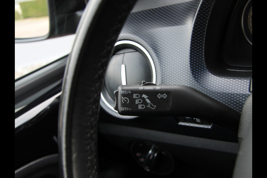 Volkswagen up! 1.0 65pk 5drs. United | Black Edition
