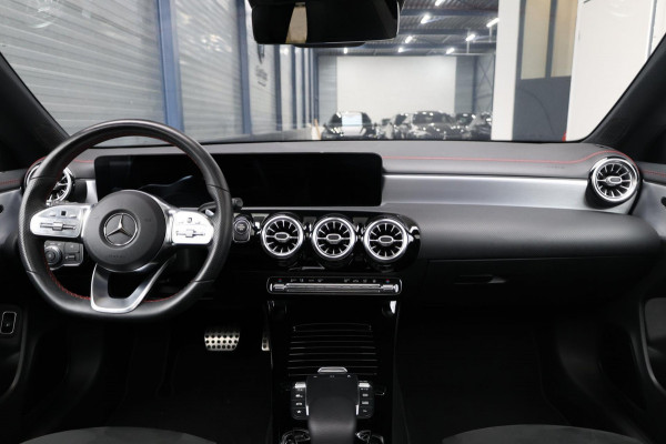 Mercedes-Benz CLA-Klasse 250 e AMG LED/SFEER/PANO/HALF LEER+ALCANTARA+S.VERWARMING+MEMORY/LMV/CAM/LINE/ACC/ECC/12 MDN GARANTIE!