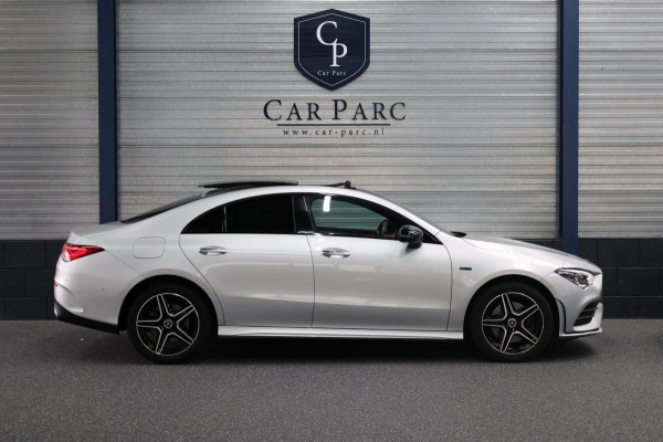 Mercedes-Benz CLA-Klasse 250 e AMG LED/SFEER/PANO/HALF LEER+ALCANTARA+S.VERWARMING+MEMORY/LMV/CAM/LINE/ACC/ECC/12 MDN GARANTIE!