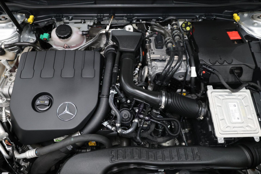 Mercedes-Benz CLA-Klasse 250 e AMG LED/SFEER/PANO/HALF LEER+ALCANTARA+S.VERWARMING+MEMORY/LMV/CAM/LINE/ACC/ECC/12 MDN GARANTIE!