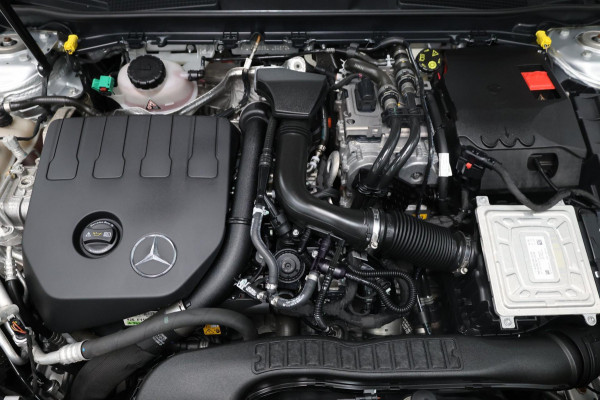 Mercedes-Benz CLA-Klasse 250 e AMG LED/SFEER/PANO/HALF LEER+ALCANTARA+S.VERWARMING+MEMORY/LMV/CAM/LINE/ACC/ECC/12 MDN GARANTIE!
