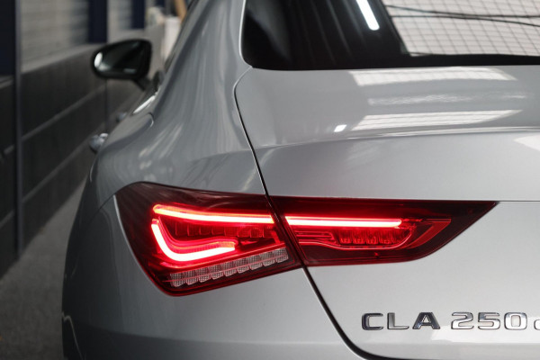 Mercedes-Benz CLA-Klasse 250 e AMG LED/SFEER/PANO/HALF LEER+ALCANTARA+S.VERWARMING+MEMORY/LMV/CAM/LINE/ACC/ECC/12 MDN GARANTIE!