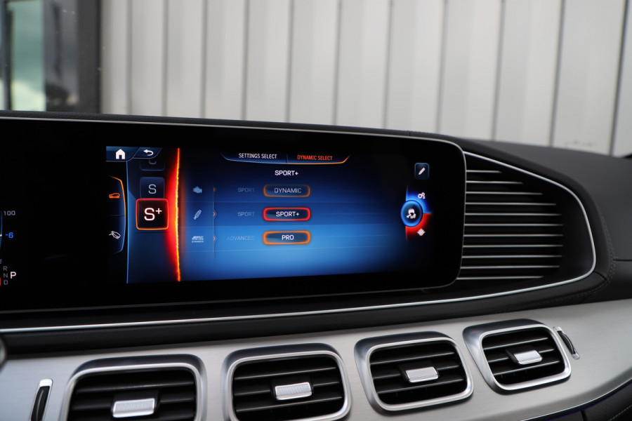 Mercedes-Benz GLE AMG 53 Hybrid 4MATIC+ | 544PK | Luchtvering | Head-up | Massage | Keyles-go | Pano | Multibeam | Sfeerverlichting | Burmester | Mercedes-Benz GLE AMG 53 Hybrid 4MATIC+ | 544PK | Luchtvering | Head-up | Massage | Keyles-go | Pano | Multibeam | Sfeerverlichting | Burmester |