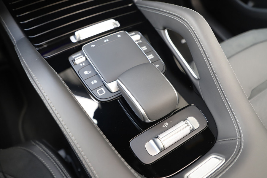 Mercedes-Benz GLE AMG 53 Hybrid 4MATIC+ | 544PK | Luchtvering | Head-up | Massage | Keyles-go | Pano | Multibeam | Sfeerverlichting | Burmester | Mercedes-Benz GLE AMG 53 Hybrid 4MATIC+ | 544PK | Luchtvering | Head-up | Massage | Keyles-go | Pano | Multibeam | Sfeerverlichting | Burmester |