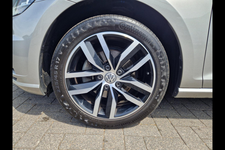 Volkswagen Golf 1.4 TSI Dsg 2e.Eig!/Virtual/ACC/Org.NL/NAP!
