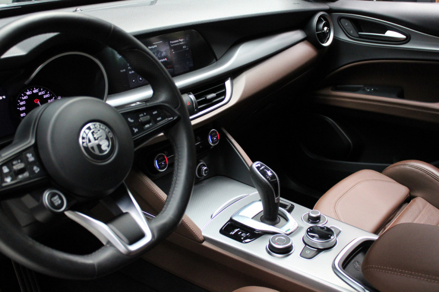 Alfa Romeo Stelvio 2.0 T AWD Leder Navi Camera ACC Android Elektr. achterklep Stuurverwarming PDC Stoelverwarming Xenon