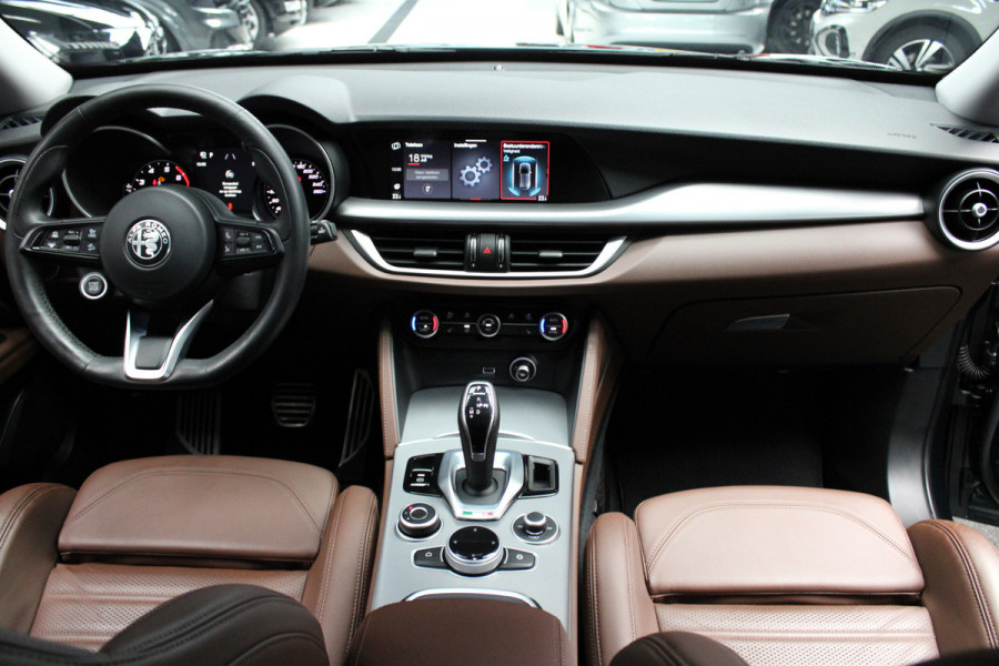 Alfa Romeo Stelvio 2.0 T AWD Leder Navi Camera ACC Android Elektr. achterklep Stuurverwarming PDC Stoelverwarming Xenon