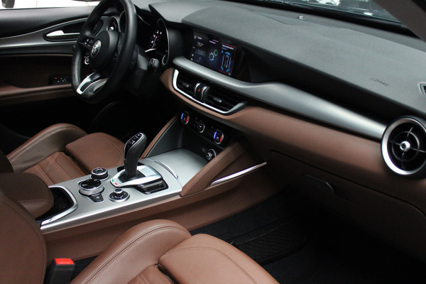 Alfa Romeo Stelvio 2.0 T AWD Leder Navi Camera ACC Android Elektr. achterklep Stuurverwarming PDC Stoelverwarming Xenon