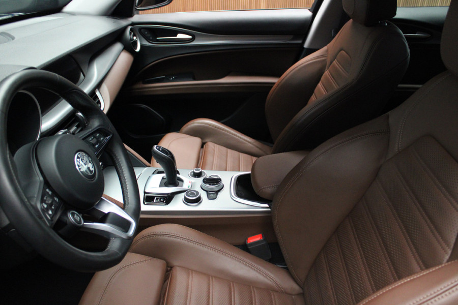 Alfa Romeo Stelvio 2.0 T AWD Leder Navi Camera ACC Android Elektr. achterklep Stuurverwarming PDC Stoelverwarming Xenon