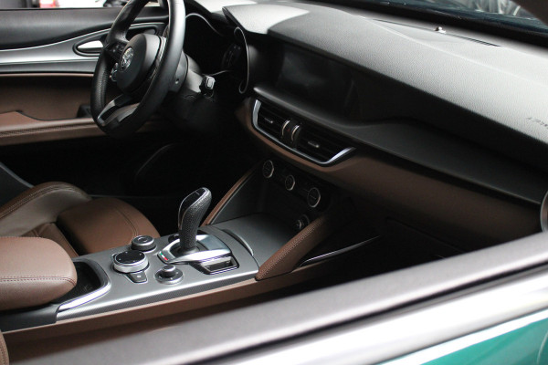 Alfa Romeo Stelvio 2.0 T AWD Leder Navi Camera ACC Android Elektr. achterklep Stuurverwarming PDC Stoelverwarming Xenon