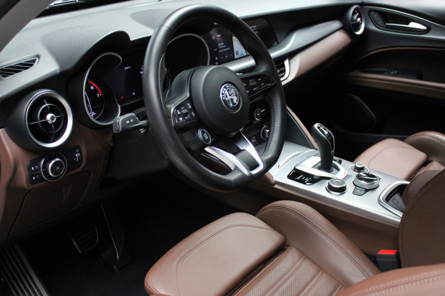 Alfa Romeo Stelvio 2.0 T AWD Leder Navi Camera ACC Android Elektr. achterklep Stuurverwarming PDC Stoelverwarming Xenon