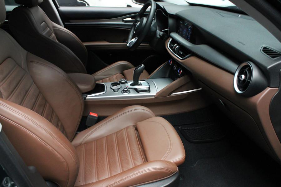Alfa Romeo Stelvio 2.0 T AWD Leder Navi Camera ACC Android Elektr. achterklep Stuurverwarming PDC Stoelverwarming Xenon
